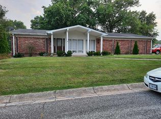 806 Ridgeview Dr, Washington, MO 63090