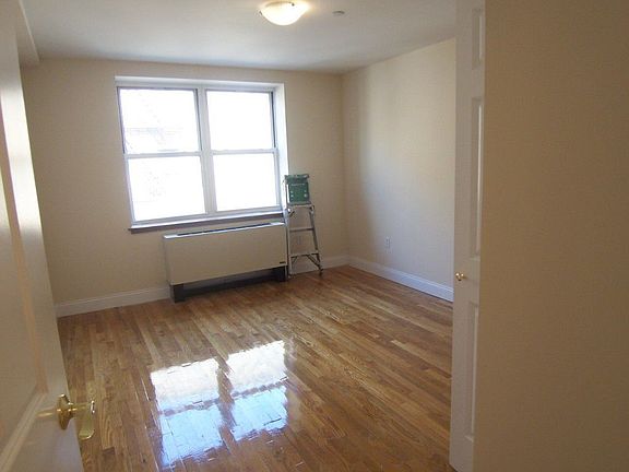 4th image of 29 Cooper St APT 4D