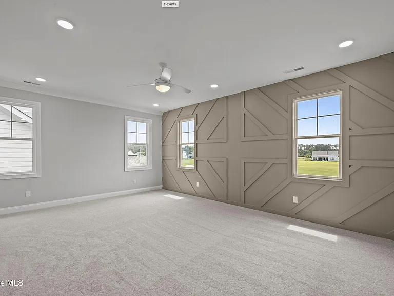 319 Taylorwood Dr — Photo 11