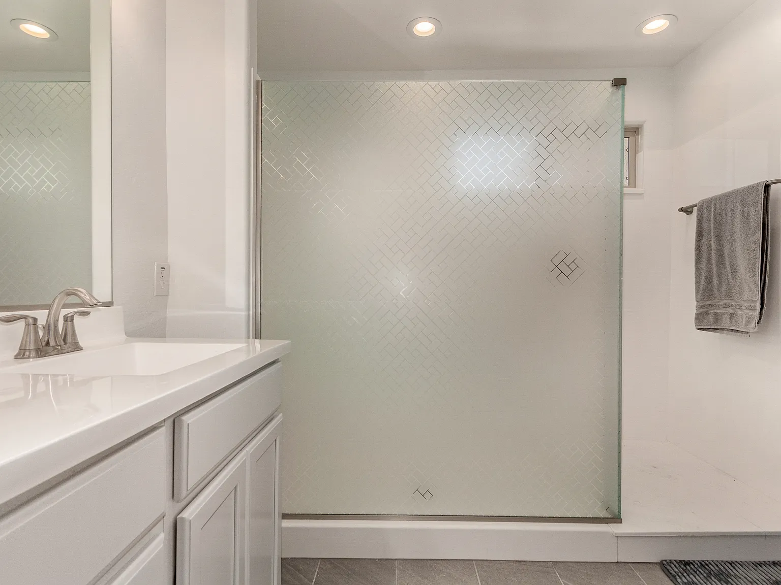 3 bed, 1637 sqft, $2,100 — Photo 3