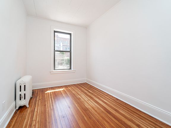 4th image of 31-19 47th St #1R