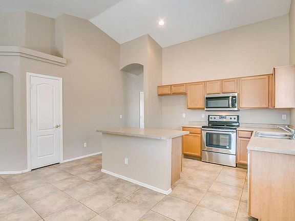 3rd image of 569 W Lucky Penny Pl