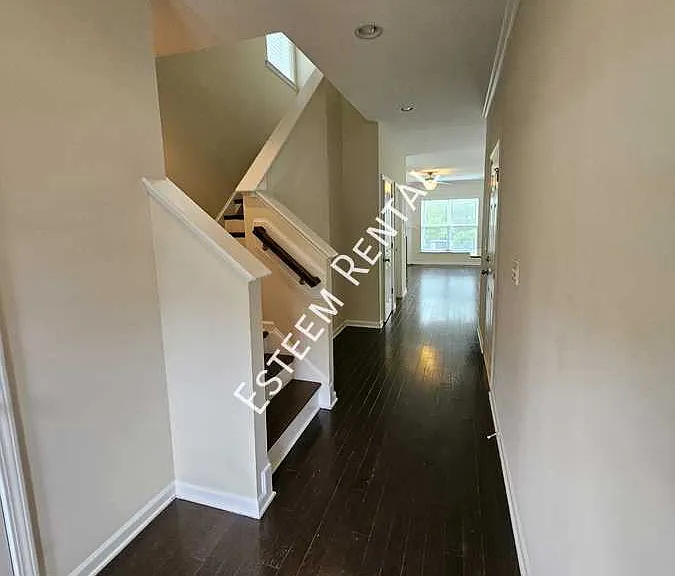 110 Fargale Ln — Photo 8