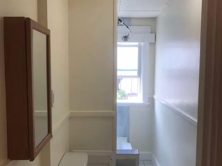 118 Seabury St — Photo 27