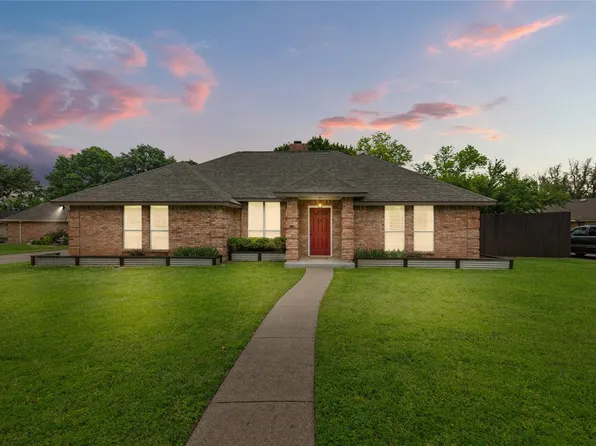 202 Tanglewood Ln, Waxahachie, TX 75165