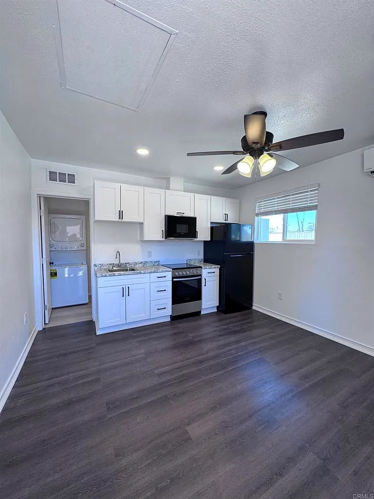 Studio, 260 sqft, $850 — Photo 1