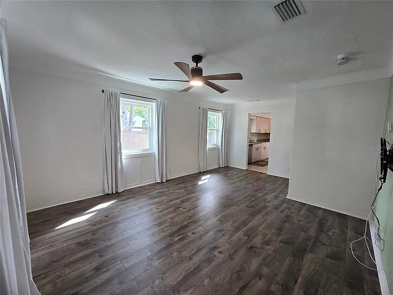 6001 Cedar St NE — Photo 4