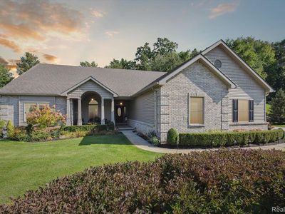 9449 Sheltering Oaks Dr, Brighton, MI, 48114