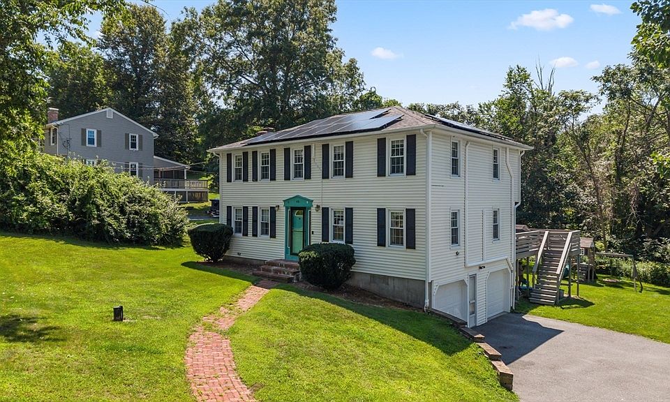 1st image of 40 Stowe Rd