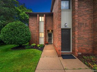 33847 Pondview Cir, Livonia, MI