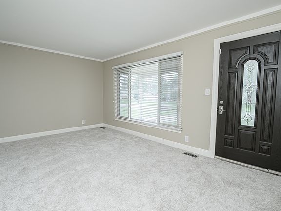 4th image of 47337 Winthrop St