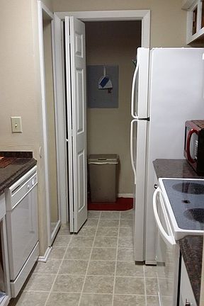 3rd image of 199 Afton Sq Unit 202