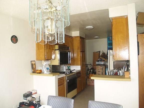 2nd image of 528 N Jackson St APT 306