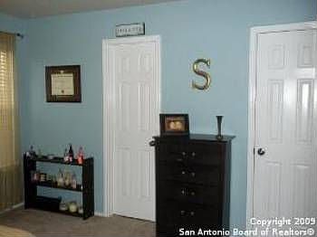 4th image of 215 Adelaide Oaks