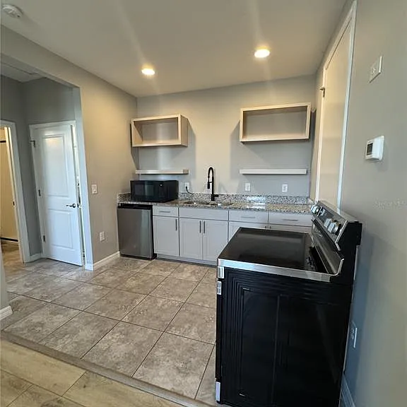 16042 Micelli Dr — Photo 4