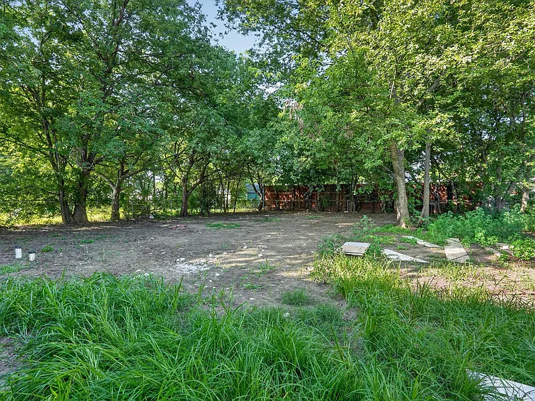 541 NW King St — Photo 21
