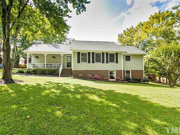 2nd image of 3174 Oakridge Dr