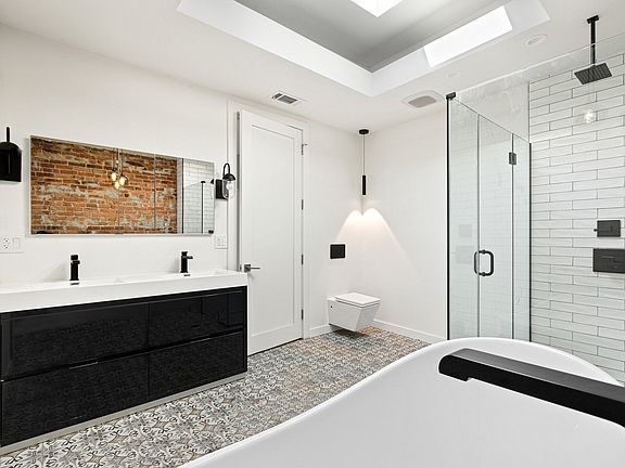 4th image of 294 Stuyvesant Ave #1
