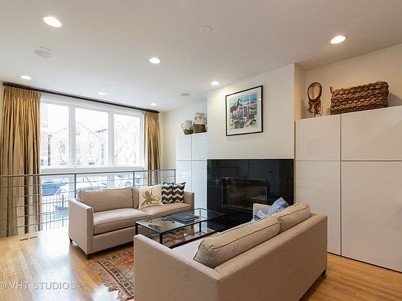 5th image of 1071 N Hermitage Ave #1