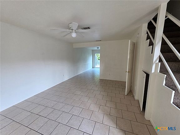 2nd image of 3409 Victoria Cir