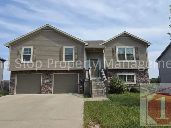 418 Sunflower Dr, Raymore, MO 64083