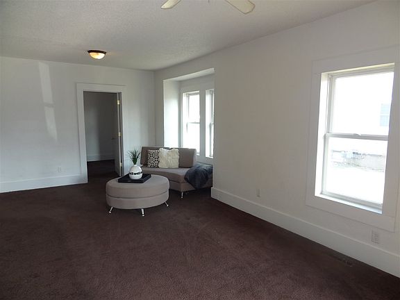 5th image of 748 W Marion St