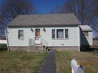 4 Michael Rd, Tewksbury, MA 01876