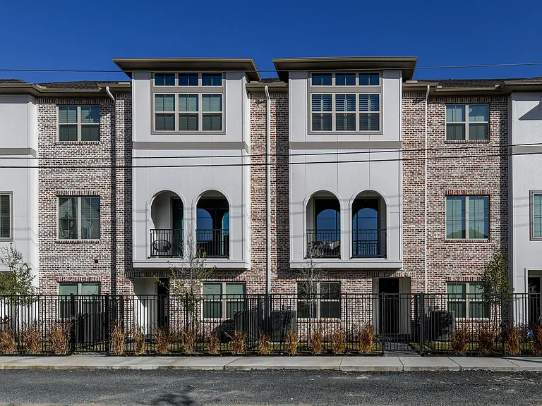 5209 Allen St #I — Photo 2