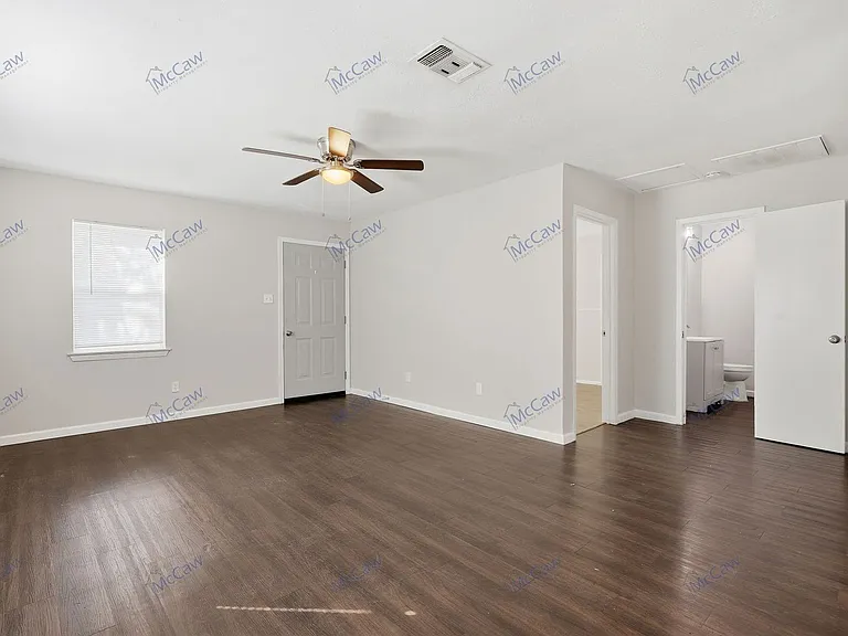217 Joyce St #B — Photo 4