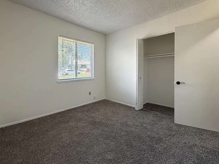 11231 Reddiford Ct — Photo 13