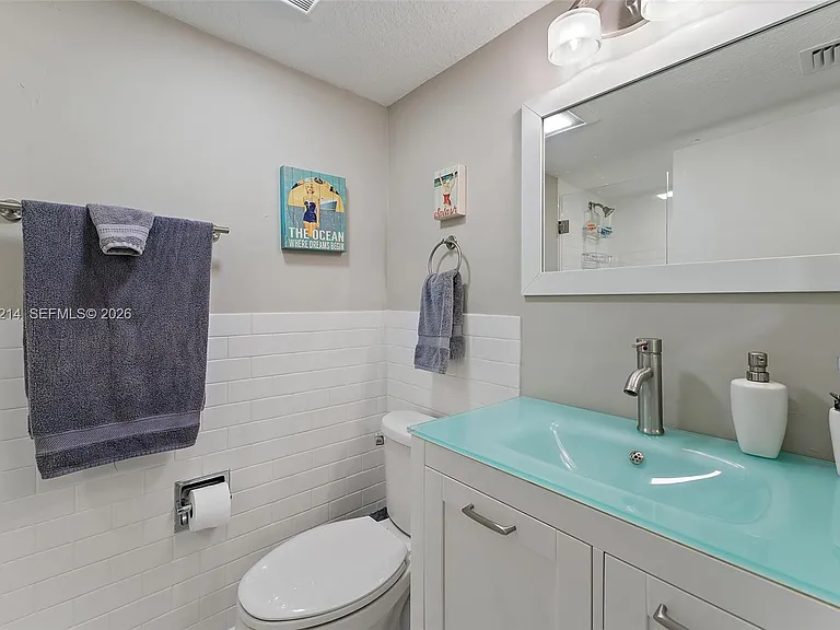 669 NE Plantation Rd #406 — Photo 21