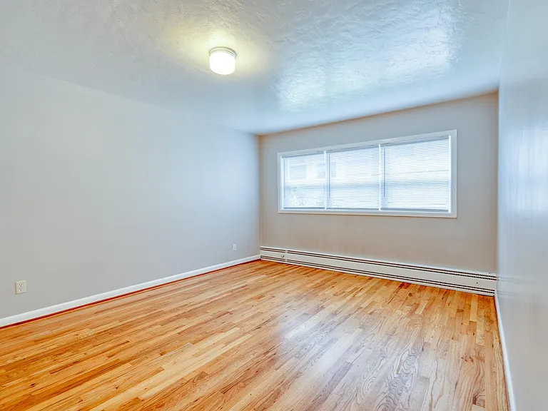 2244 NW Overton St #8 — Photo 6