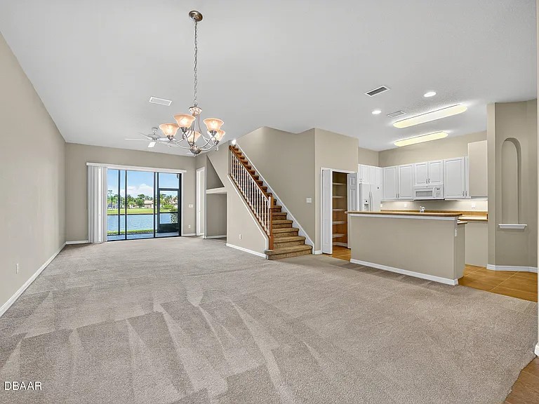 1312 Hansberry Ln — Photo 4