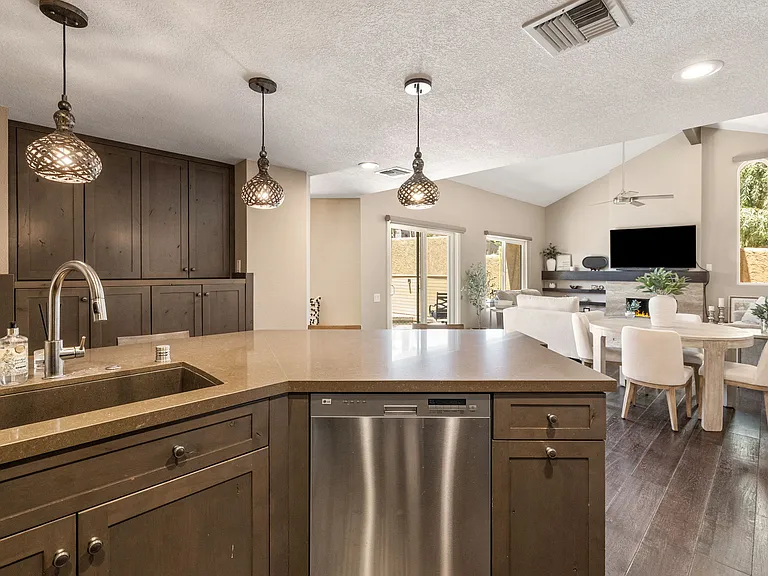 73402 Irontree Dr — Photo 10