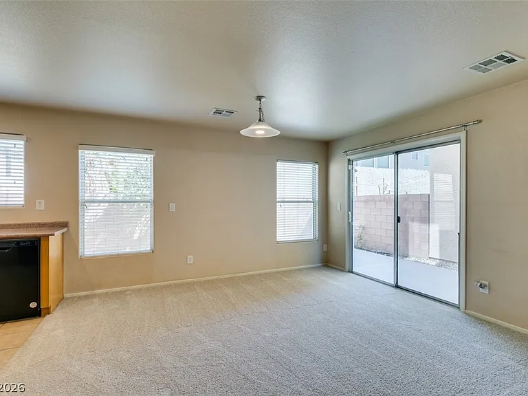 186 Gilliflower Ave #0 — Photo 13