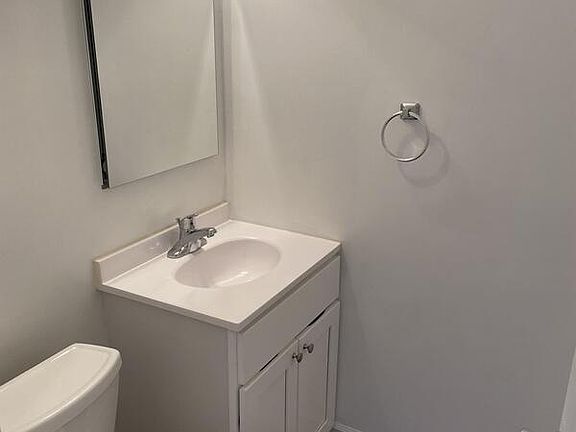 5th image of 111 Creekside Dr