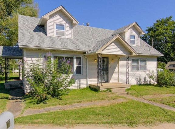 3rd image of 107 Garrard St
