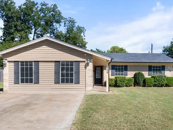 159 SE Gardens Blvd, Burleson, TX 76028