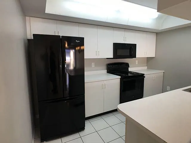 143 Waterside Dr — Photo 4