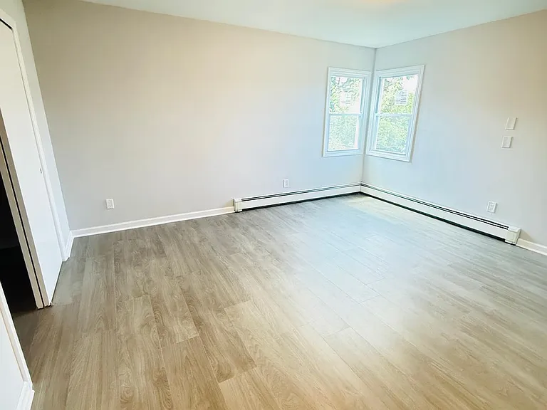 95 Wellesley St #1 — Photo 1