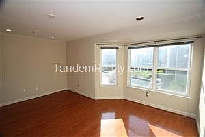 3rd image of 121 Lea Ave