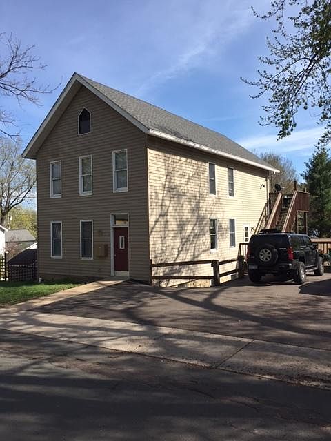 1st image of 313 Elm St W APT 1