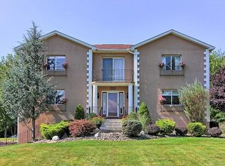 32 Drago Ln, Middletown, NY 10940
