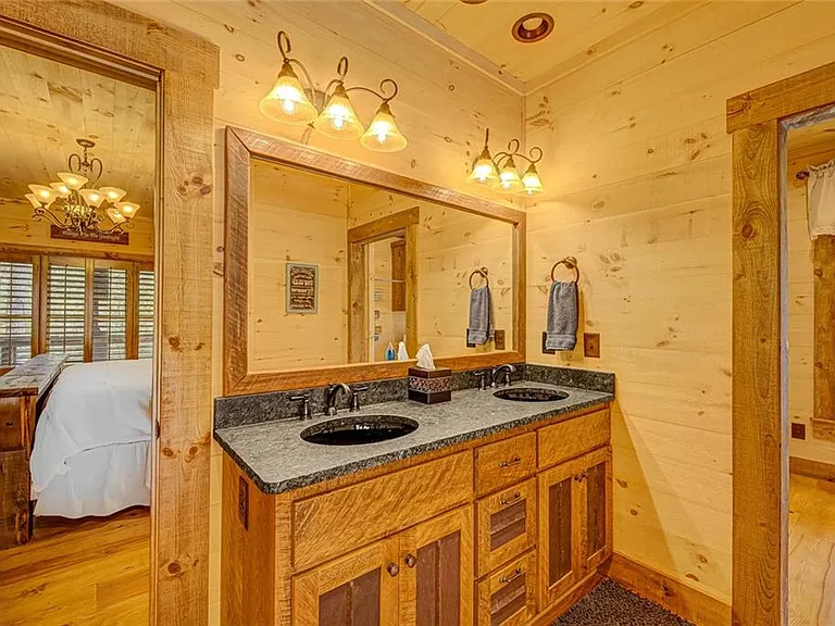 380 Biguns Blvd — Photo 23