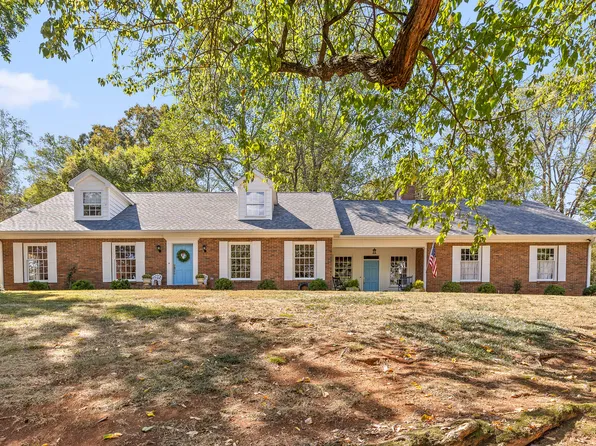 2922 Brownwood Dr, Chattanooga, TN 37404