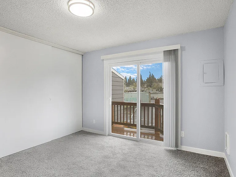 196 Molalla Ave #196 — Photo 12