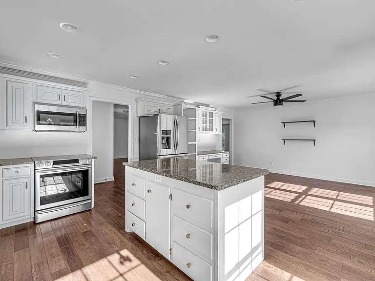4861 Bethesda Rd — Photo 23