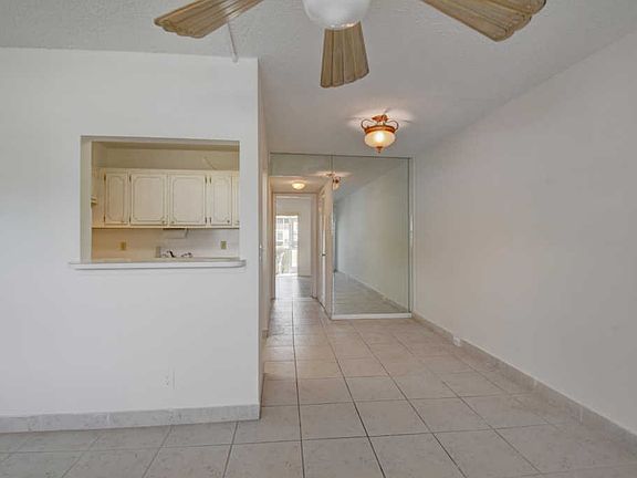 4th image of 101 Lyndhurst E #101