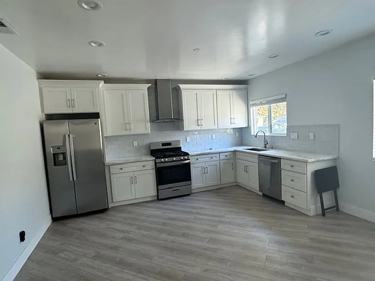 1515 T St — Photo 3