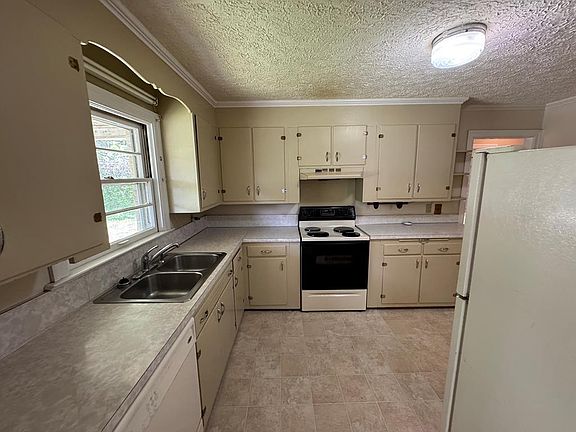 2nd image of 1253 S Dry Valley Rd